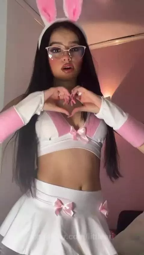 Bunny cosplay 🐰 by littleari