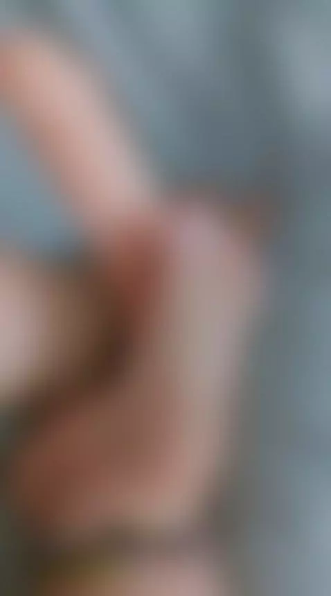 I want to suck your penis and suck my toes 🍆🦶 by charlotte-curvy