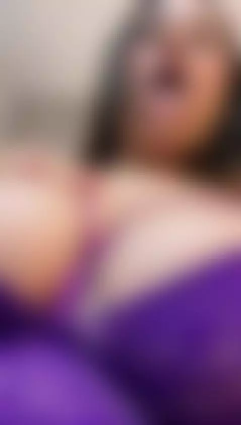 Look at me on all fours, imagine me squeezing you hard, moan... by serenahotman