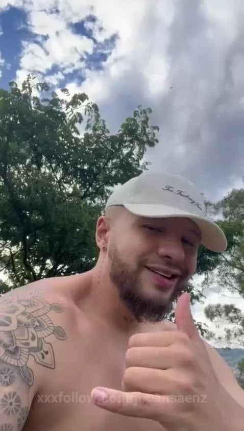 Go and meet Toony, a straight guy who likes to play with men... by jhoansaenz