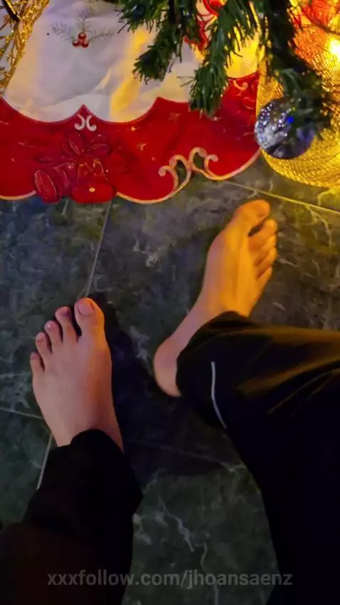 Christmas feet. by jhoansaenz