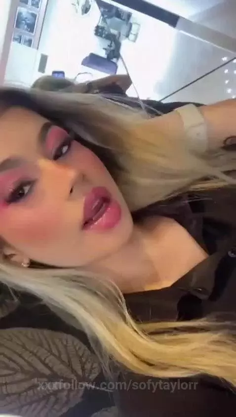 You can leave this face full of cum by sofytaylorr