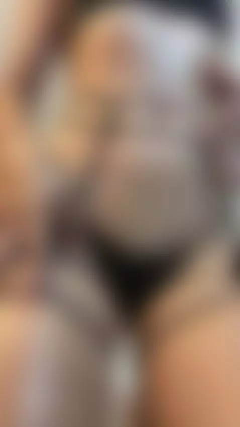 My body covered with oil, warm ... by sofytaylorr