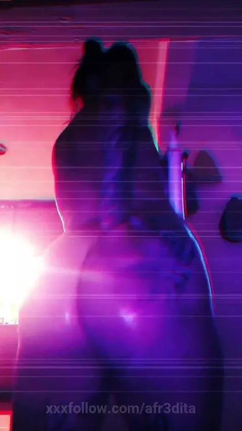 si se ve distorsionado es porque todavia no me das toda la c... by afr3dita