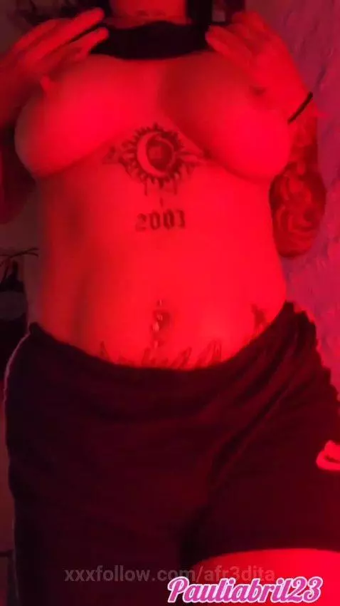 a veces me dan ganas de bailar y sacarme todo

#baile #sensu... by afr3dita