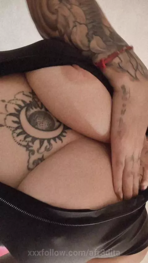 me gusta rebotar las tetas

#tetas #onlyfans #lento #pezones by afr3dita