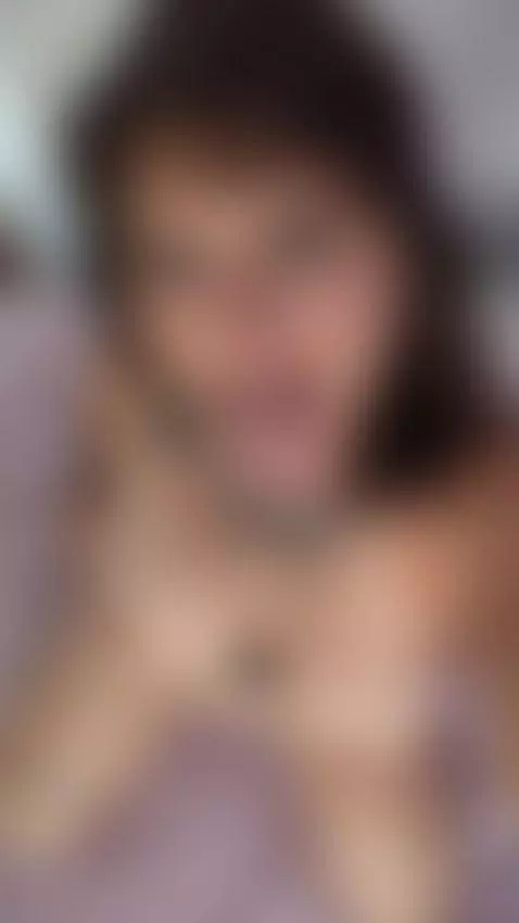 como me veo cubierta de leche ??? me queres dar ? by afr3dita