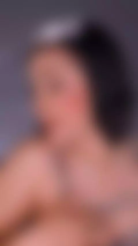 Look how my tits bounce to the rhythm of the music by briiethanlovers