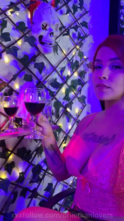 Have a glass of wine and watch my tits live 🍷🫦 by briiethanlovers