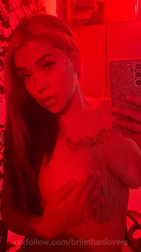 Tuesday is a hot broadcast. I'll wait for you in my living r... by briiethanlovers