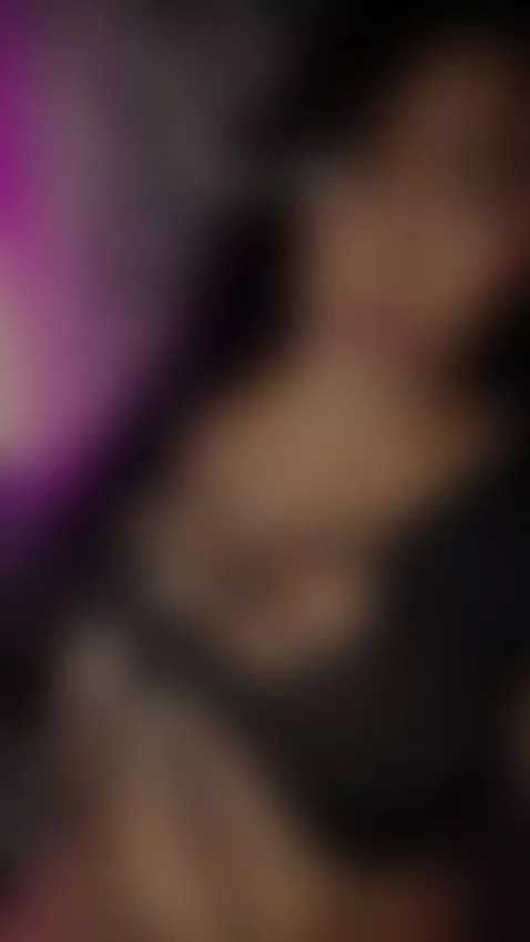 Come keep me company, I'm online. Do you like my outfit? 💋💯👹... by briiethanlovers