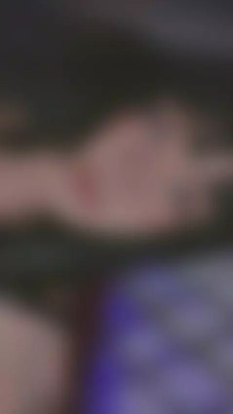 Come spank me! I'm online 
 https://chaturbate.com/in/?tour=... by briiethanlovers