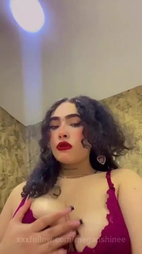 My curves slide with sin ... and you can't look away by meganshinee