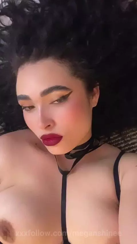 While I move it, I feel your gaze sticking to me. by meganshinee