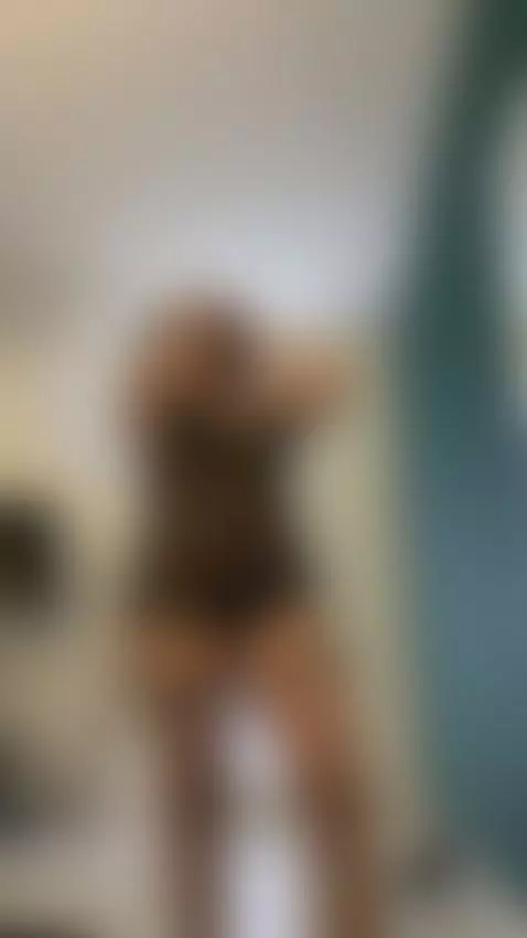 My gaze is loaded with unconfessable desires by meganshinee