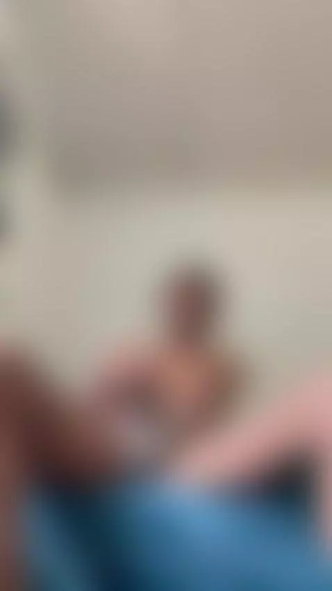 sali del baño y lo primero que hice fue masturbarme hasta ll... by danithedemon