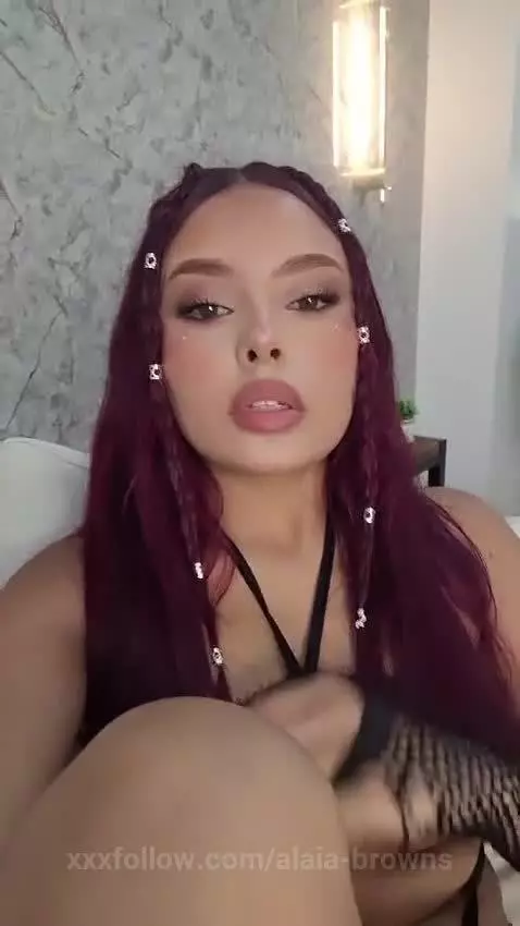 hey love, you like sexy girl? by alaia-browns