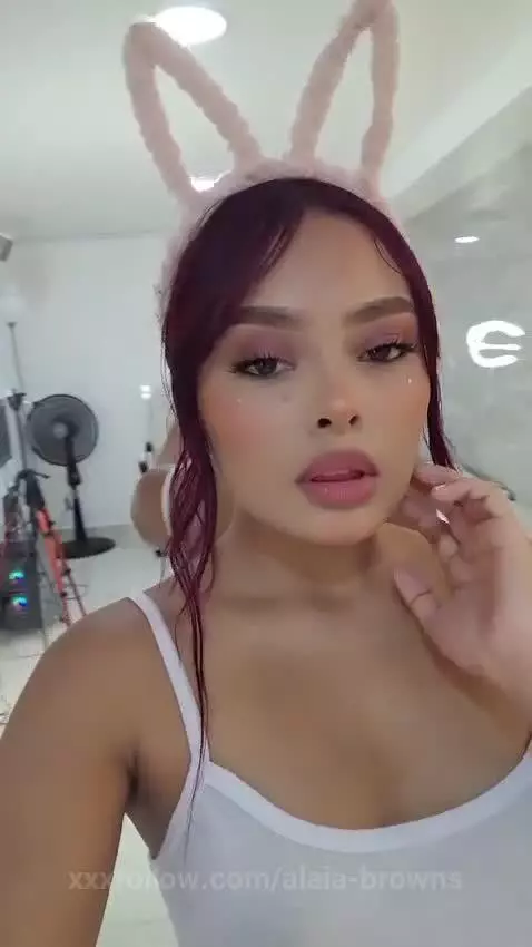 sexy girl by alaia-browns