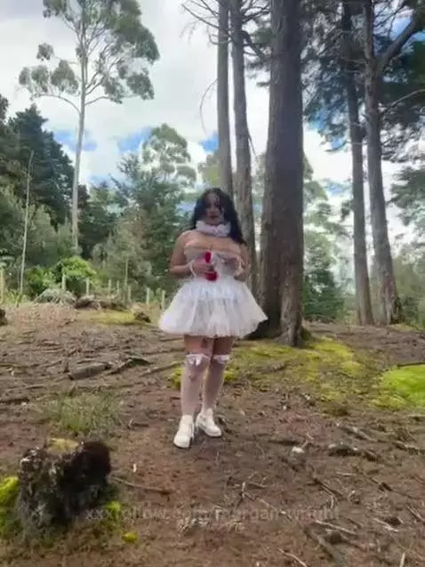 Between trees and desire, my wildest side hides 🔥🍑🥵😈
live No... by morgan-wright