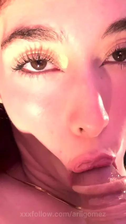 👇🏼😈 I have a gift for your by ariigomez