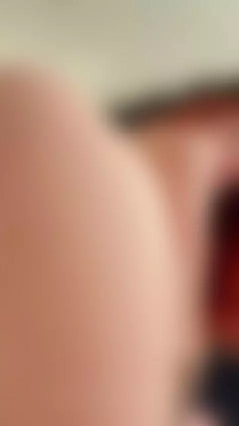 👇🏼😈 I have a gift for your) by ariigomez