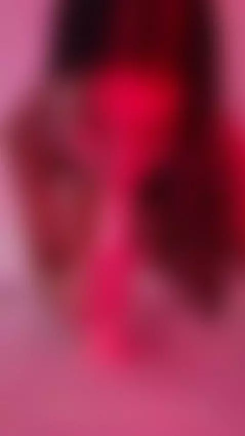 My lips glide softly by tifanyjohnson