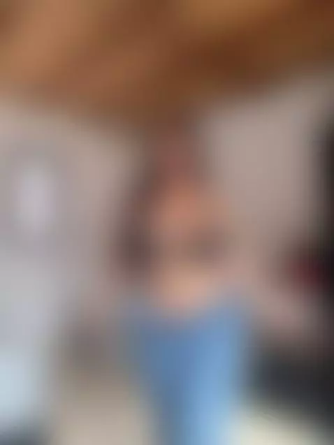 ven aqui y ves mas? by mariamilkers