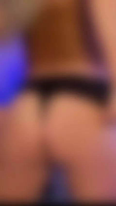 Your gaze warms by liianna