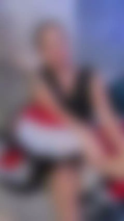 I come to seduce you with my outfits and dances by liianna