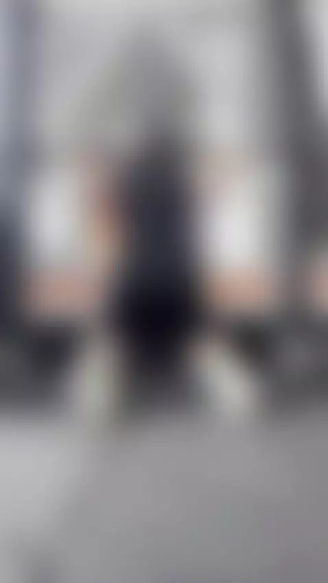 here exercising my buttocks to seduce you by liianna