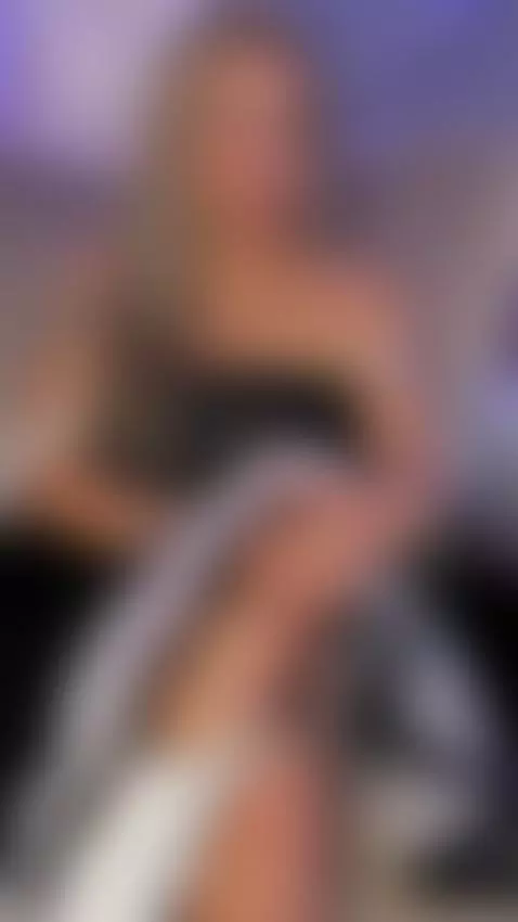 With me everything feels better.. by liianna