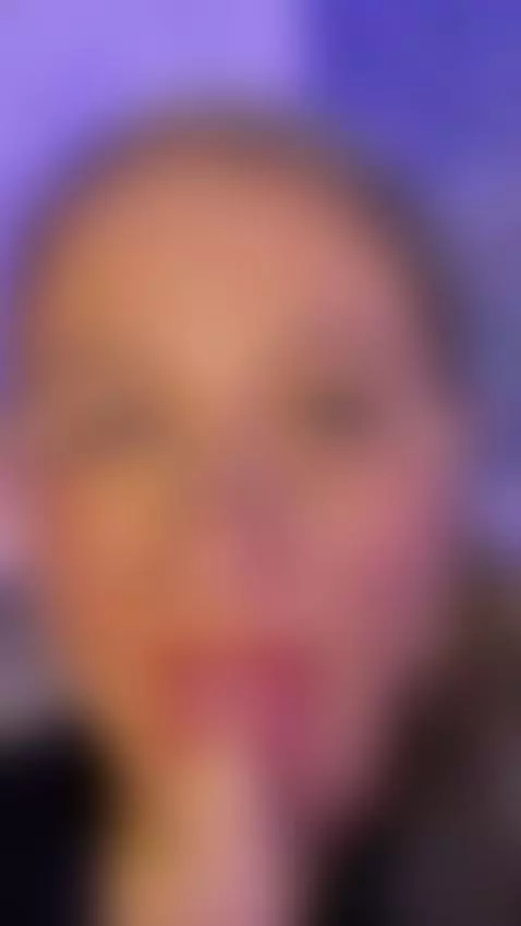 Lok at enjoy!! by liianna