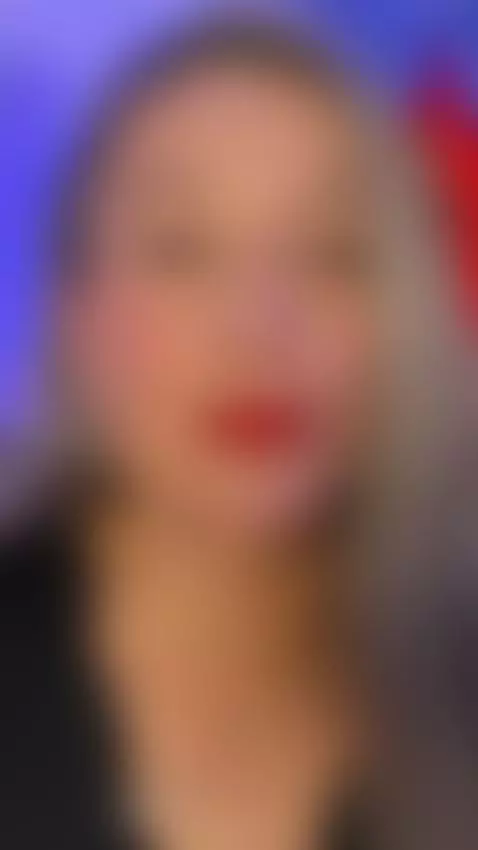 Golden hair, sinful stare.... by liianna