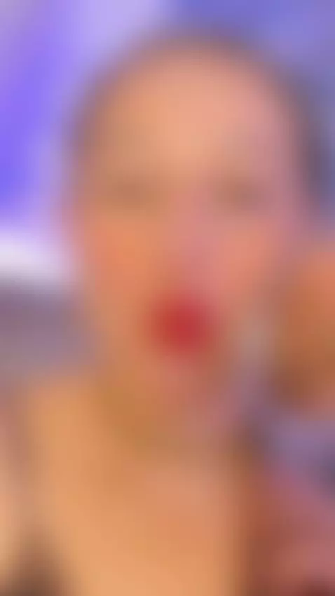 a mature woman knows exactly what she wants... by liianna