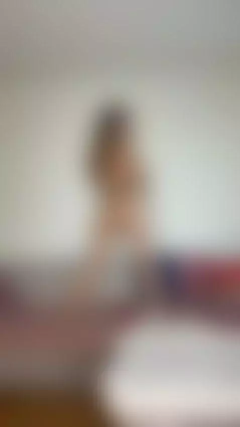 This view was made to ruin your focus 💋 by miamadisonn