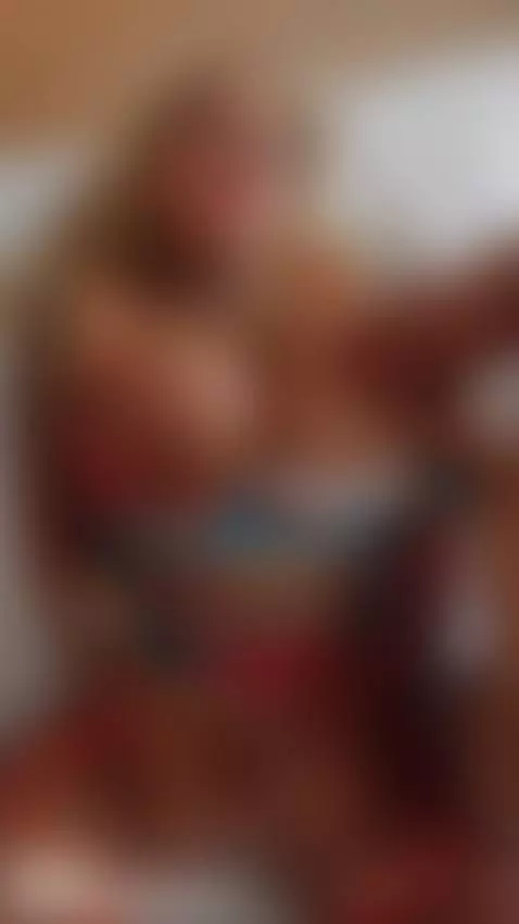 Muscle girl and big dick masturbation by b1gtheo