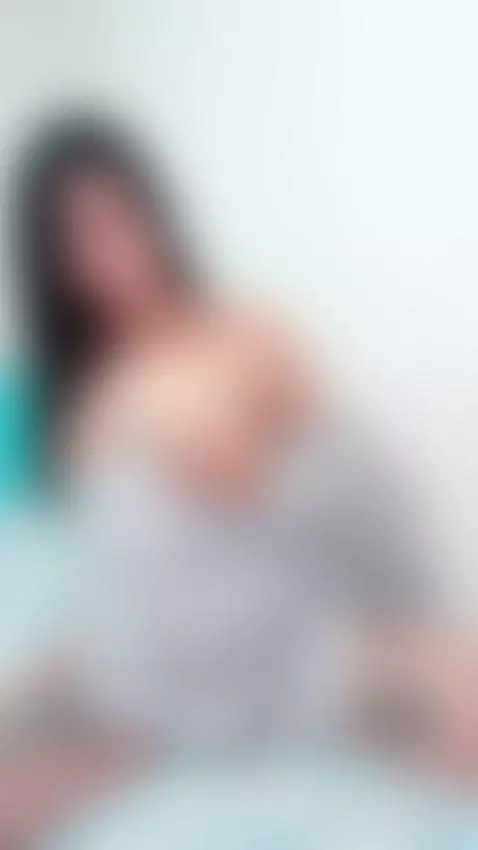 come, push me against the bed by roxanecarterr