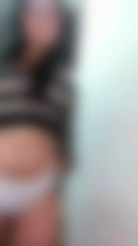 Do not resist ... my mouth calls you, my body tempts you and... by roxanecarterr