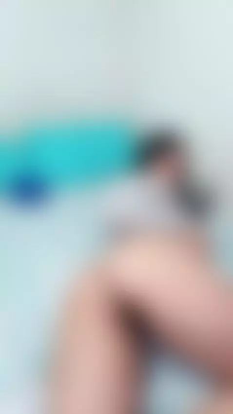 Ready to see me play with my big ass? by roxanecarterr