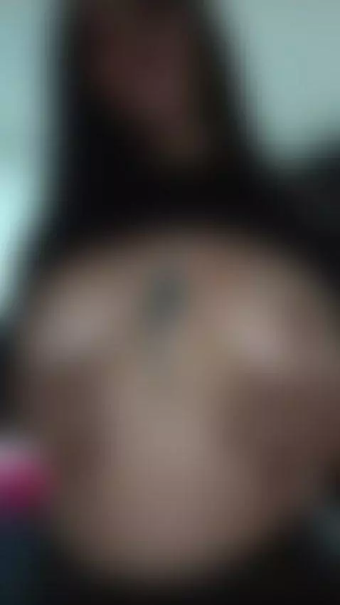 Play with my tits turn on by roxanecarterr