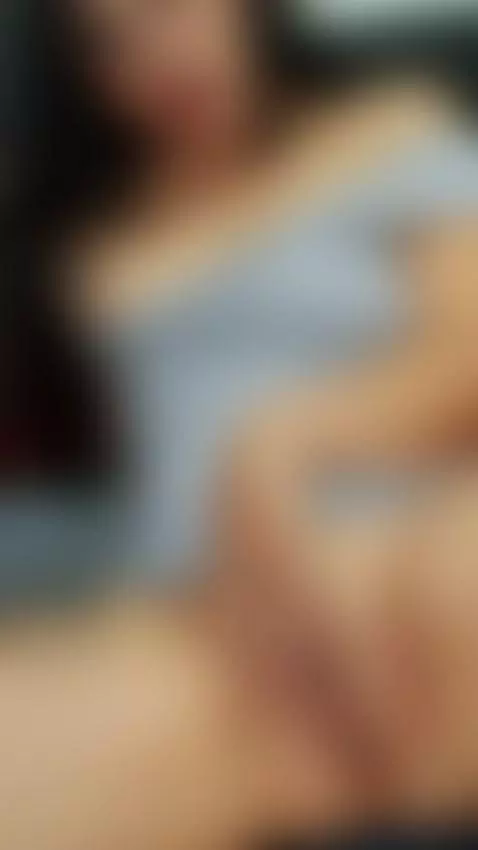 Naked, provocative and hungry for your desire ... by roxanecarterr