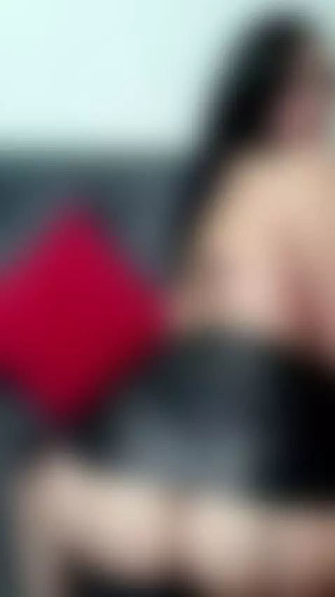 Hot, naughty and with irresistible curves. by roxanecarterr