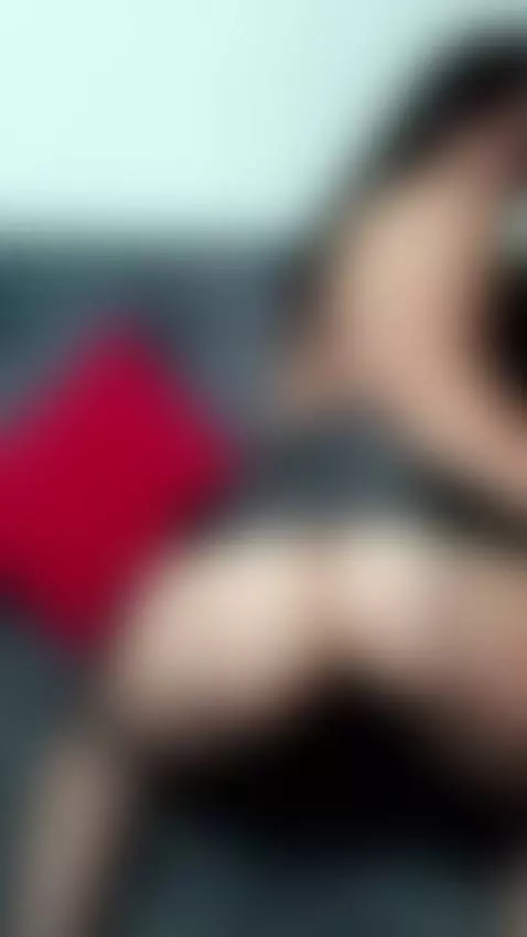 Every curve of my body is here to make you lose control. by roxanecarterr