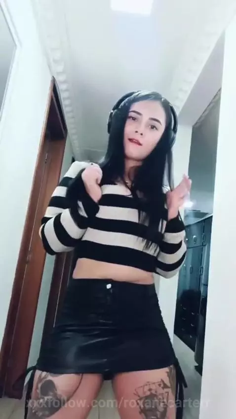 I'm ready, hot, and eager to lose control with you... by roxanecarterr