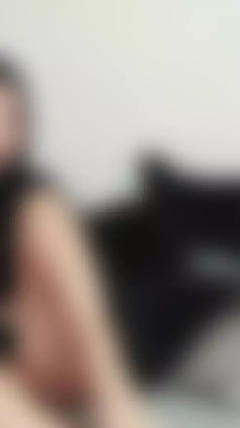 it feels too good. by roxanecarterr