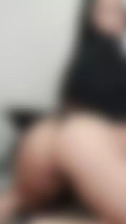 it feels too good. by roxanecarterr