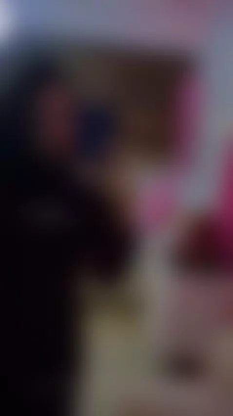 Don't touch me ... yet. First look at me. by kendalsexxx