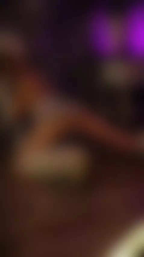 Zhally a sensual diva 😏 https://www.camsoda.com/zhally-dee?i... by zhally-dee