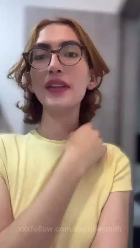 Hey babes 💋 Live at 8:00 p.m. (Colombia time) for some hot p... by dapnhesmith