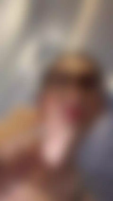 Hey babes 💋 Live at 8:00 p.m. (Colombia time) for some hot p... by dapnhesmith